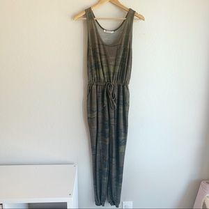 🌵Modern Vintage Boutique Camo Jumpsuit